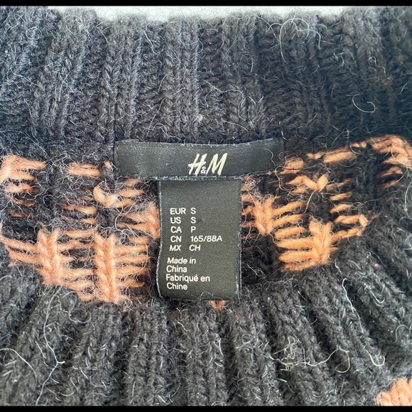 Warm H&M sweater - Picture 11 of 13